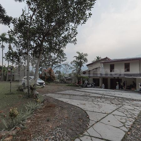Bens Homestay Mitra Reddoorz 茂物 外观 照片