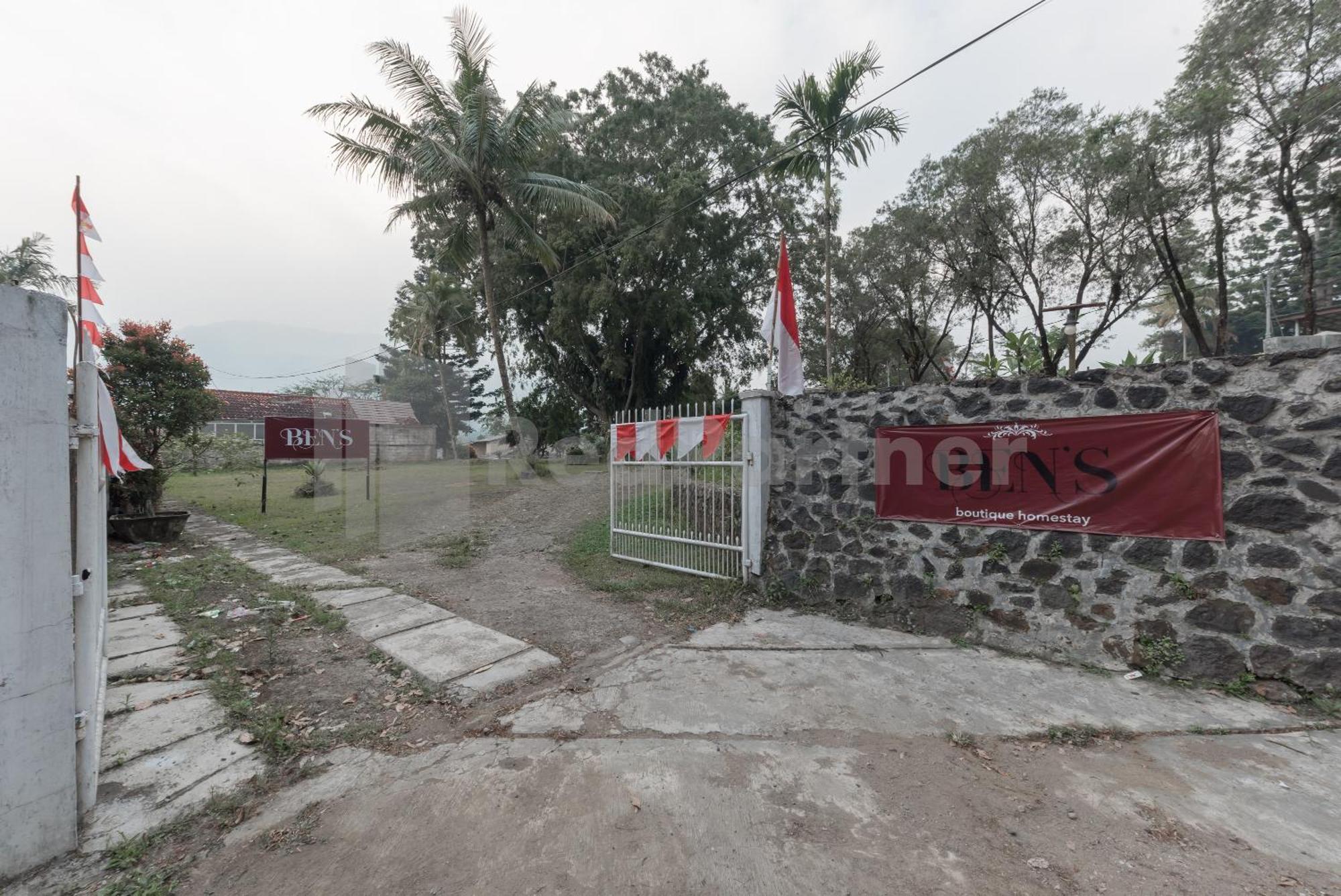 Bens Homestay Mitra Reddoorz 茂物 外观 照片